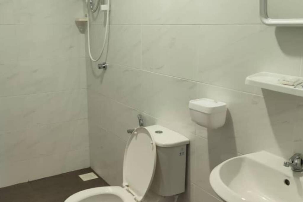 Luxurious Homestay 3Br With Pool Meru Ipoh 8 Pax Exteriör bild