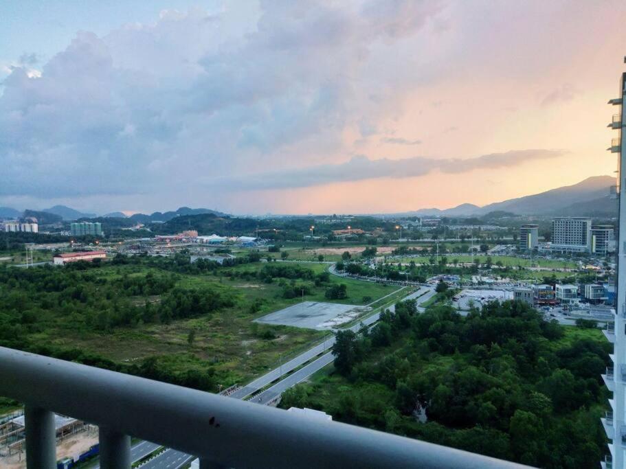 Luxurious Homestay 3Br With Pool Meru Ipoh 8 Pax Exteriör bild